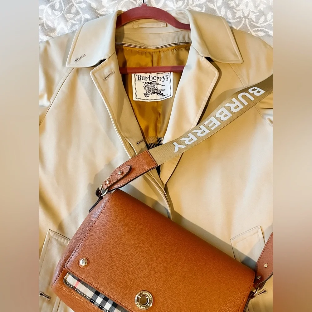 SOLD! BURBERRY Classic Trench Coat 🧥 Size Small Medium - Picture 8 of 10